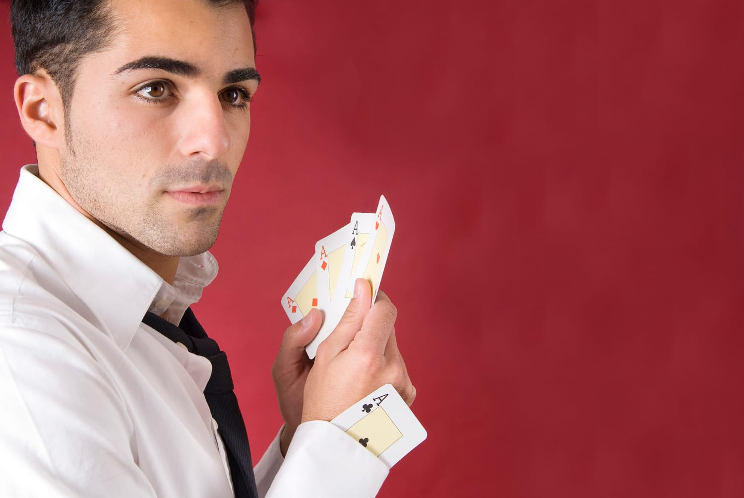 Croupier : Au cœur du jeu, une profession fascinante