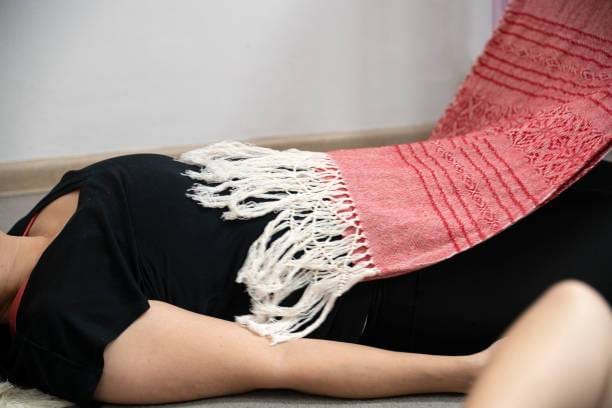 Massage femme enceinte et bébé : prendre soin des corps qui s'éveillent à la vie