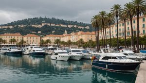 Bateaux de pêche bloquant l'entrée du Vieux-Port de Cannes